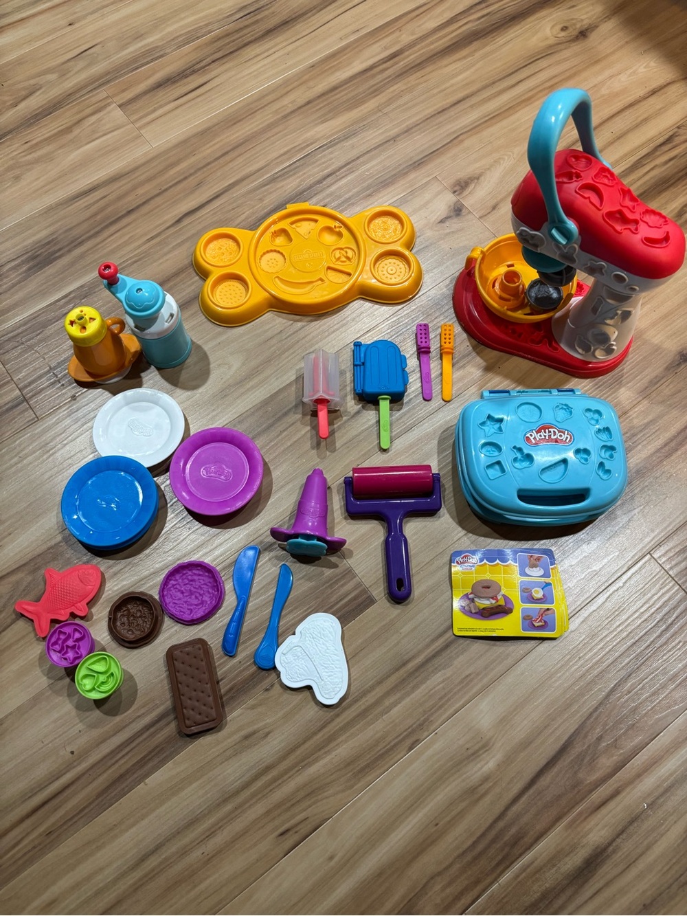 Play-Doh Bundle Baking Mixing Ice Cream Sprinkles